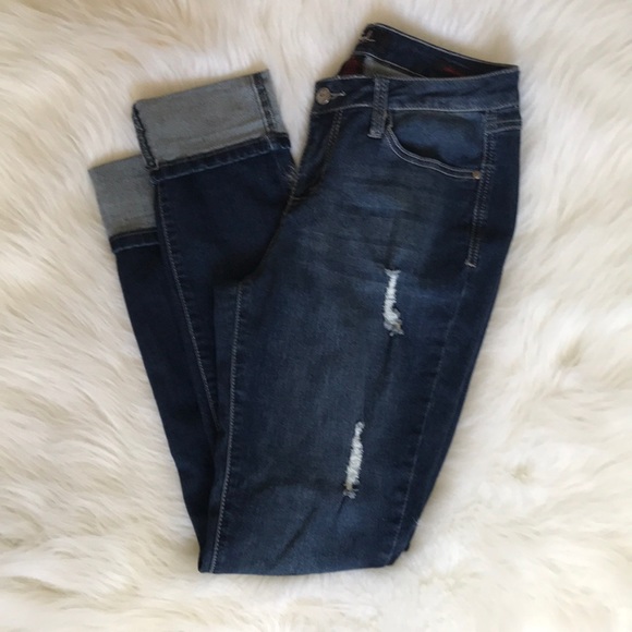 Earl Jeans Denim - Cute distressed skinny jeans